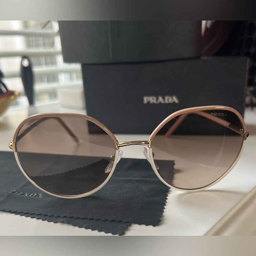 Prada Sunglasses EUC - Picture 8 of 13